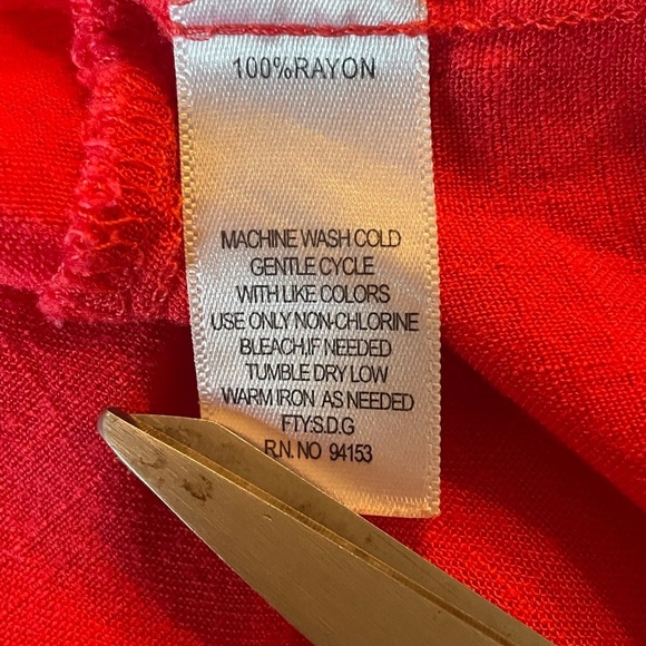 Hannah Women's coral/orange Lace Detail with tie
Top size 1X smock style - Picture 7 of 8